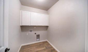 3802 Saguaro Dr, Carlsbad, NM 88220
