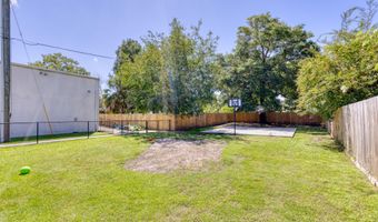 615 Howard Ave, Biloxi, MS 39530