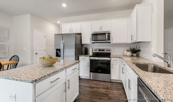 270 Maddox Dr, Aberdeen, NC 28315