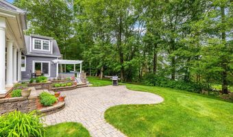 2 Merritt Woods, Burlington, CT 06013
