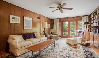 9921 KENTSDALE Dr, Potomac, MD 20854