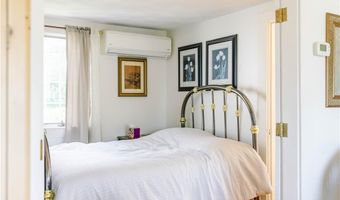 165 Sowams Rd, Barrington, RI 02806
