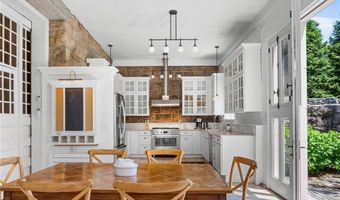 3 Hazard Ave, Newport, RI 02840