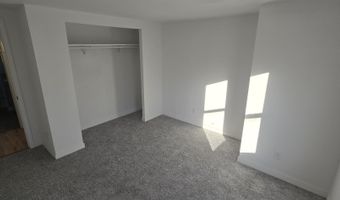 141 E 17th Ave, Albia, IA 52531