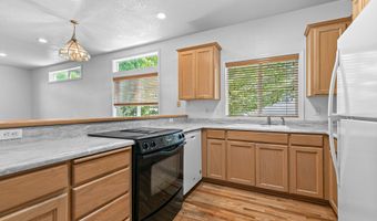 411 N Mountain Ave, Ashland, OR 97520