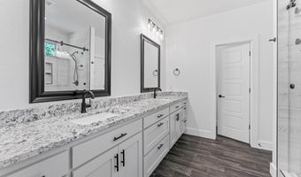 3 Florence Cir, Bella Vista, AR 72715