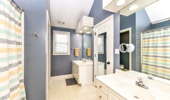 317 Edgewood Pl E, Anderson, IN 46011