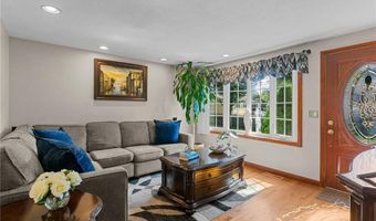 72 Winifred Ave, Warwick, RI 02889