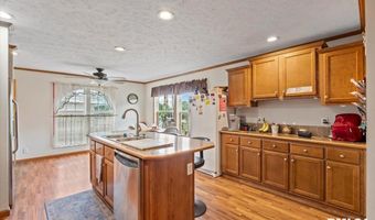 524 6TH St, Andover, IL 61233
