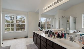 2168 W Silverleaf Ln, Addison, IL 60101