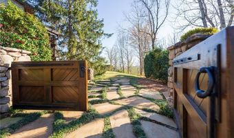 1103 Apple Pie Ridge Rd, Alto, GA 30510