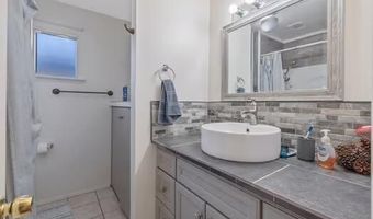 11428 Redwood St, Armona, CA 93202
