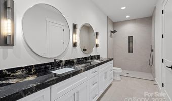 324 Avery Trail Dr 26, Arden, NC 28704