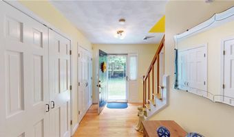6 Forest Hill Dr, North Smithfield, RI 02896