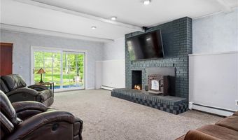 8 Westgate Rd, Cumberland, RI 02864
