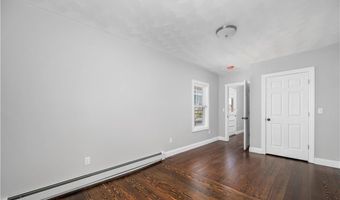 92 Spring St, Lincoln, RI 02838