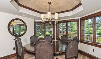 1 Stoneridge Dr, Albany, NY 12211