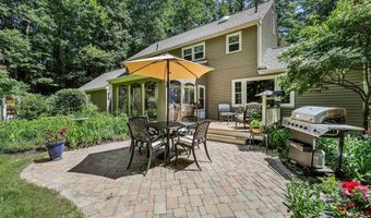 17 Candlewood Dr, Amherst, NH 03031