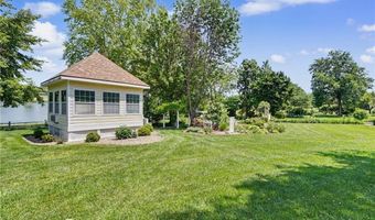 618 E 1714 Rd, Baldwin City, KS 66006