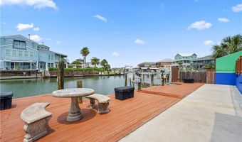 214 Bayview Dr, Aransas Pass, TX 78336