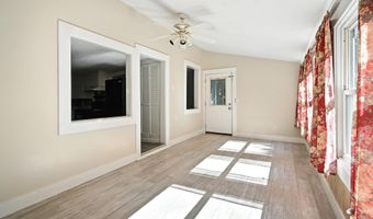 133 Riverside Dr, Augusta, ME 04330