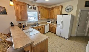 142 Bay Colony Way, Apalachicola, FL 32320