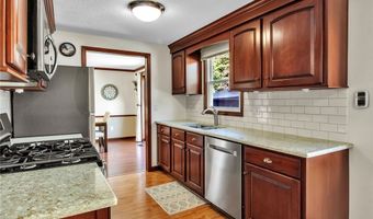 36 Schimwood Dr, Amherst, NY 14068