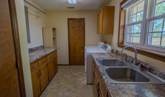 68 Smart Rd, Baxley, GA 31513
