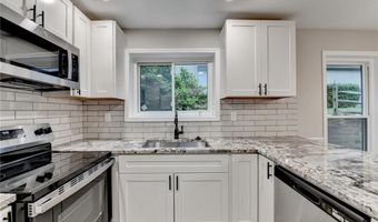 6221 Willow Run Rd, Peachtree Corners, GA 30092
