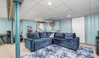 16 Raymond Pl, Cromwell, CT 06416