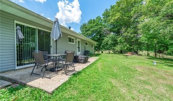 794 Robinhood Dr, Aurora, OH 44202