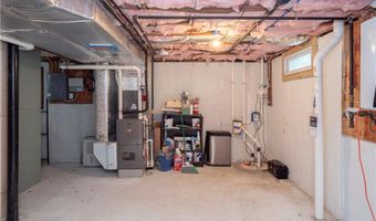 24 Southmayd St, Newport, RI 02840