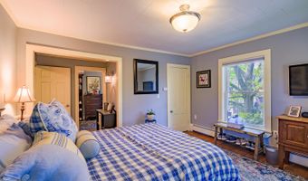 86 High St, Belfast, ME 04915