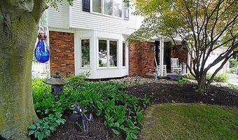 89 Beachridge Dr, Amherst, NY 14051