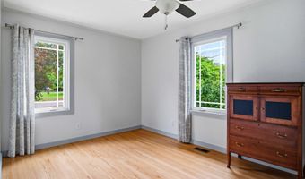 1302 Crest Dr, Aberdeen, NC 28315