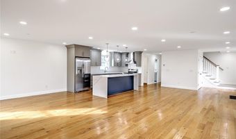 29 Graves Ave, North Smithfield, RI 02896