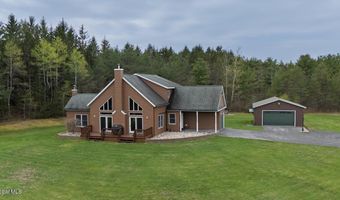 4 Debbie Dr, Altamont, NY 12009