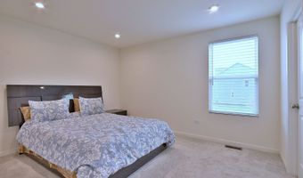620 N Sullivan St, Addison, IL 60101