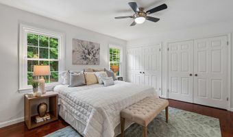 5914 LANGTON Dr, Alexandria, VA 22310