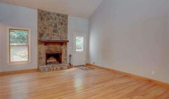 639 Lakeshore Dr, Berkeley Lake, GA 30096