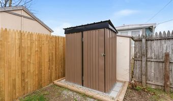 11 East Dr, East Providence, RI 02916