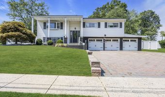 10 Linda Cir, Aberdeen, NJ 07747