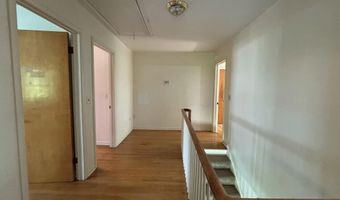 4 Noonan Ln, Albany, NY 12209