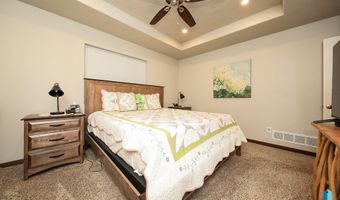 2720 E Sunburst Dr, Brandon, SD 57005