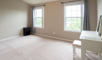 1819 KENWOOD Ave 303, Alexandria, VA 22302