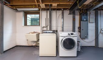 2765 Gladstone Ave, Ann Arbor, MI 48104