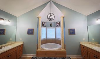 330 River Oaks Dr, Bainbridge, GA 39817