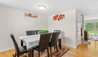 10 Rockingham Ct, Bedford, NH 03110