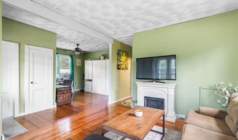 93 Whipple Ave, Cranston, RI 02920