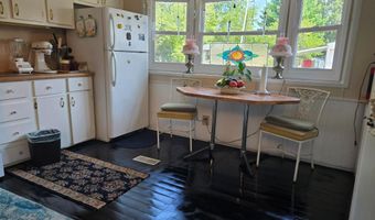37 NANCY Ln, Barnegat, NJ 08005